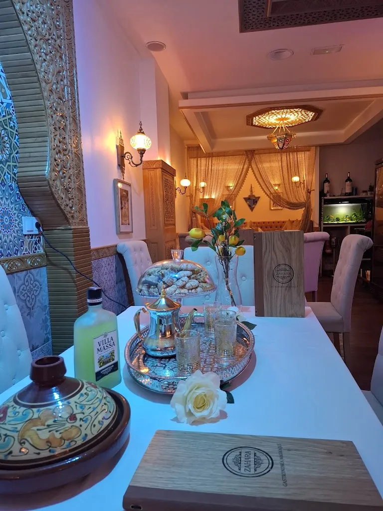 ZAHARA restaurant in Sobrado