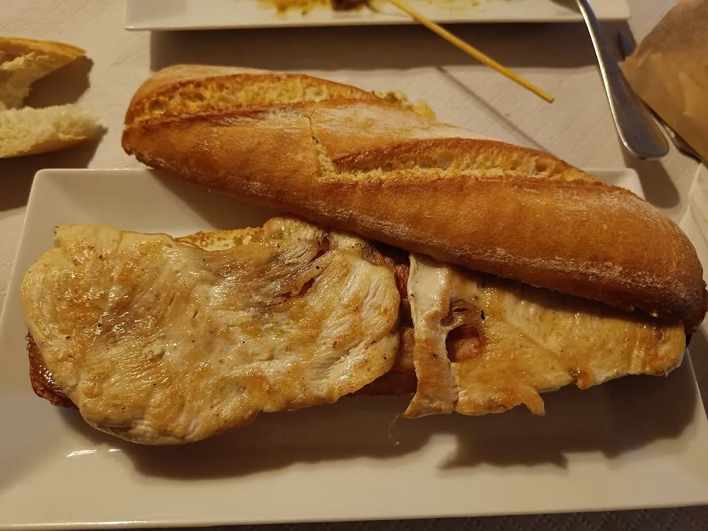 Alicia jauregui garcia_La Gramola Café Bar_Medina de Pomar_review