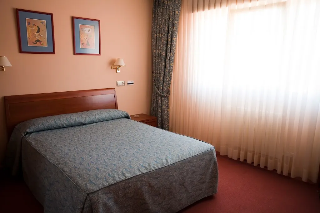 Hotel Restaurante La Alhama_Medina de Pomar_slider_image_2