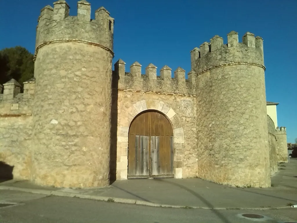 Sergio Fernández Bueno_Muralla de Peñaranda de Duero_Peñaranda de Duero_recensione