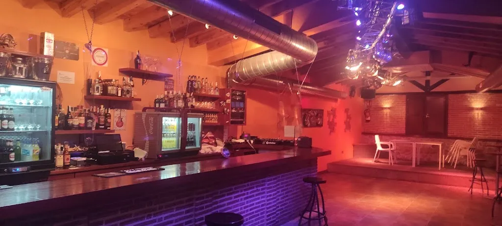 Disco Pub LA SERNA restaurant in Pinilla de los Moros