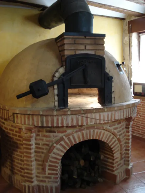 Pensión Restaurante El Soto_Quintana del Pidio_slider_image_3