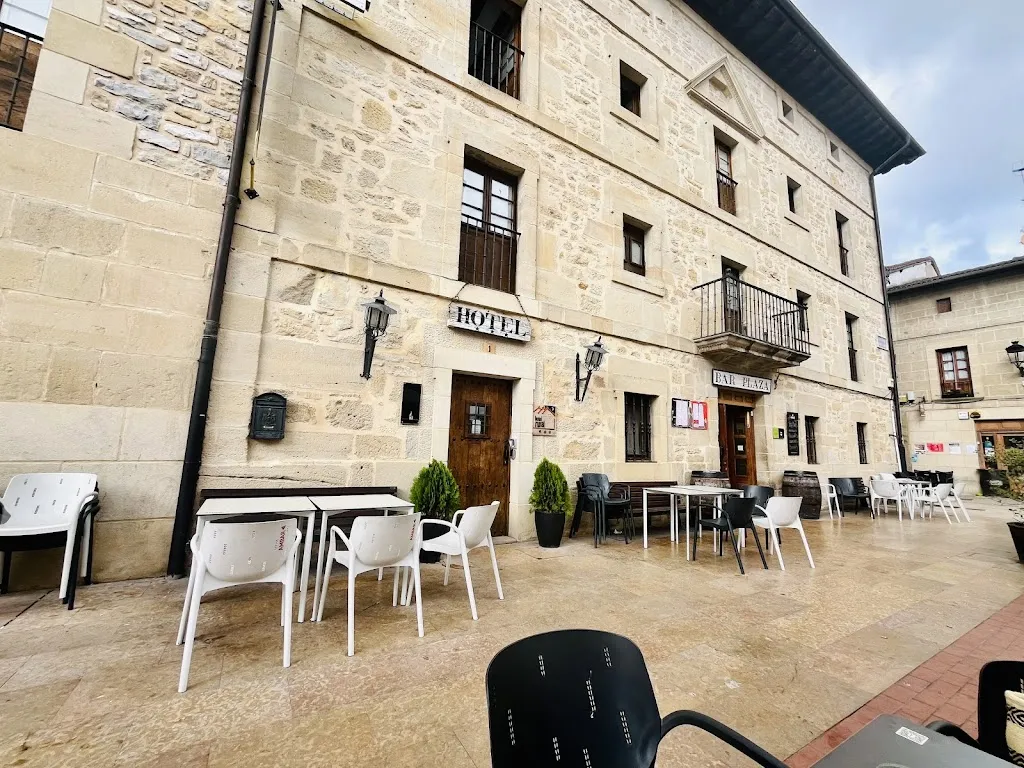 Bar "La Plaza" restaurant in Puebla de Arganzón La