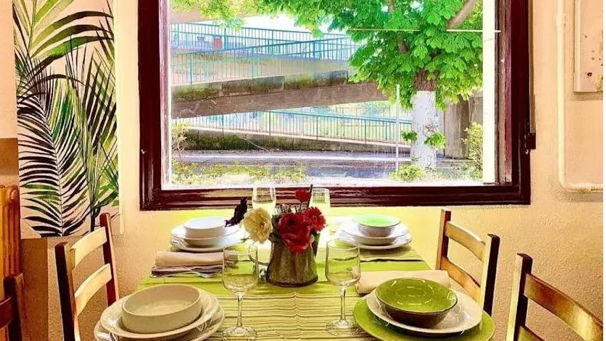 Hostal Restaurante Palacios restaurant in Puebla de Arganzón La