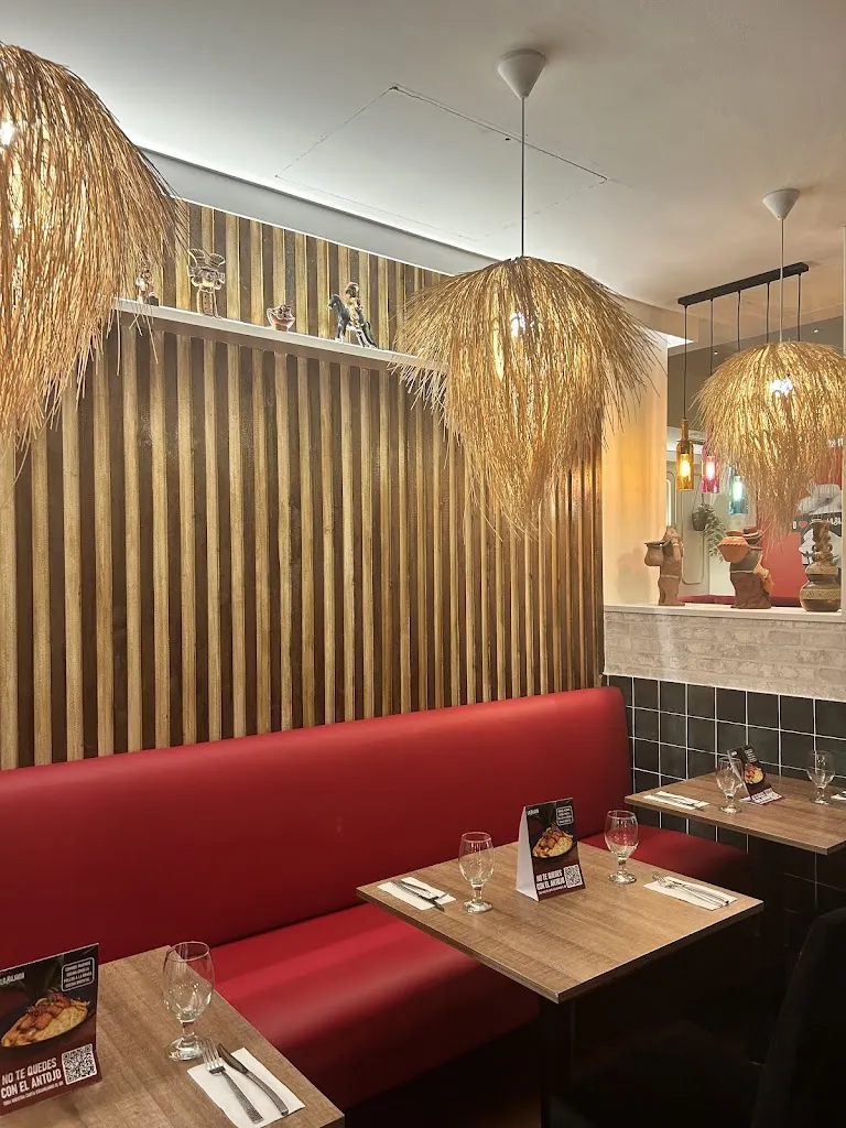 La Bajada Street Food - Ópera - Madrid Centro - Restaurante Peruano restaurant in Sobrado