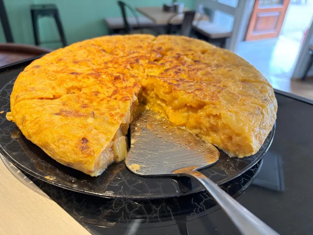 Cafe Bar Regoluna_Pradoluengo_slider_image_3