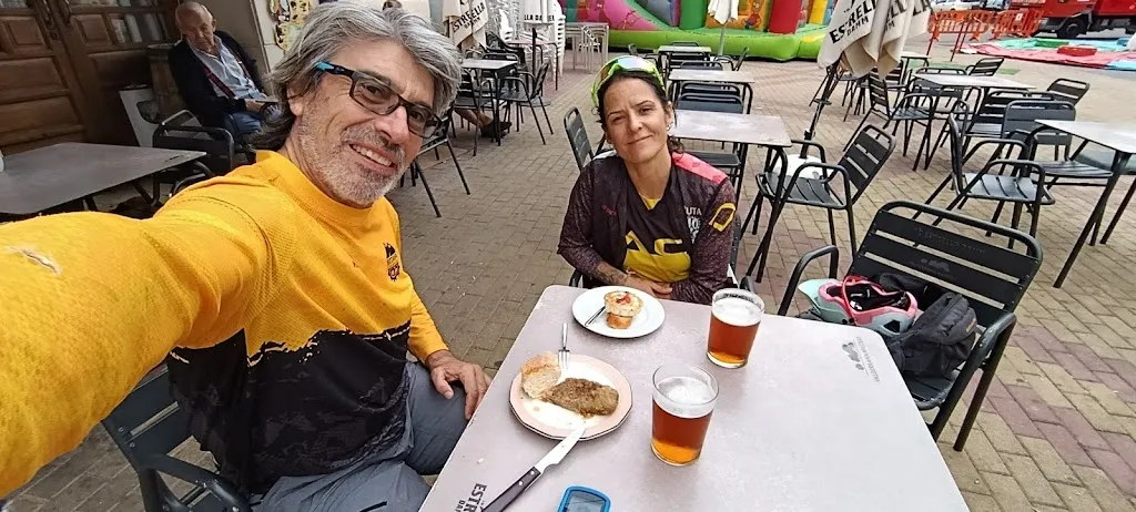 Cristobal Nieto del Brío_Hostal Adela_Pradoluengo_review