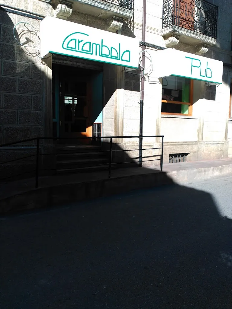 Carambola Pub restaurant in Pradoluengo