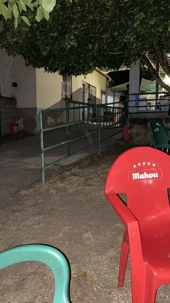 Pablo Tortosa_Bar de Juanjo_Rabanera del Pinar_review