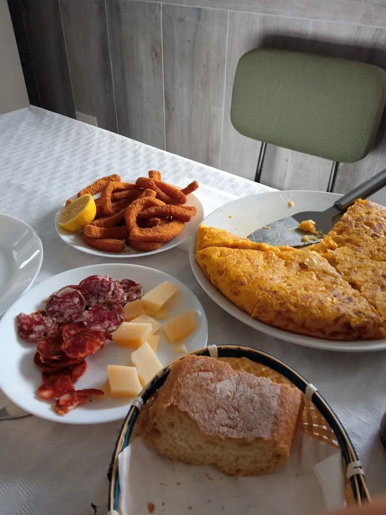 CARLOS MIGUEL GONZALEZ GARCIA_Tele-club_Rebolledo de la Torre_review