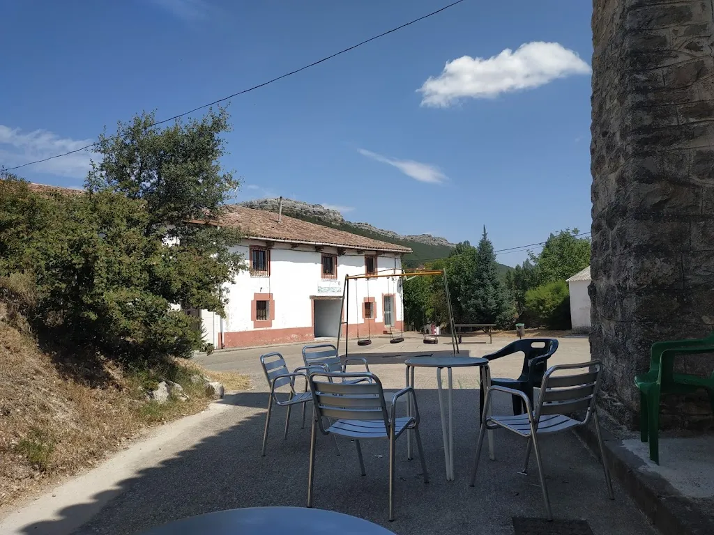 Tele-club_Rebolledo de la Torre_slider_image_3