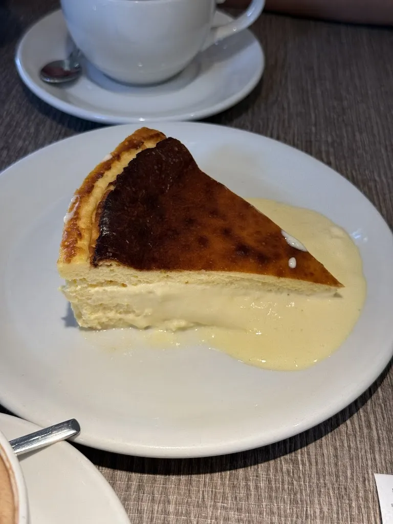 Wanhui Lan_CARACOLA Antón Martín_Sobrado_review