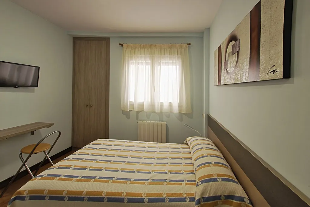 Restaurante-Hostal Fuente de Rabé_Rabé de las Calzadas_slider_image_2