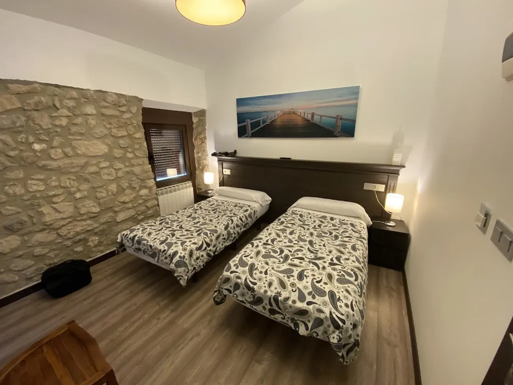 Factory Hostel restaurant in Rabé de las Calzadas