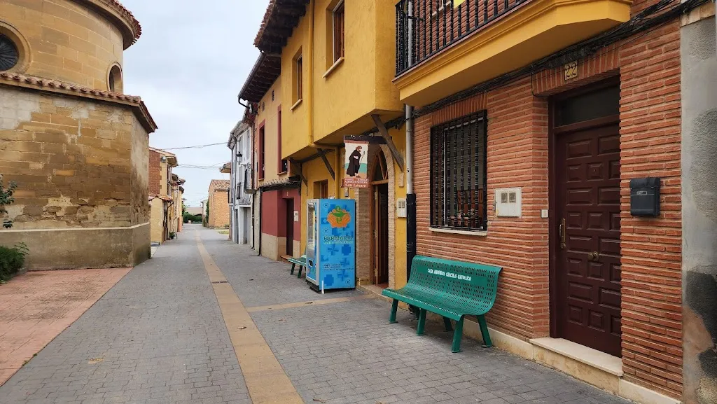 Theticus __Albergue Municipal San Lazaro_Redecilla del Camino_review