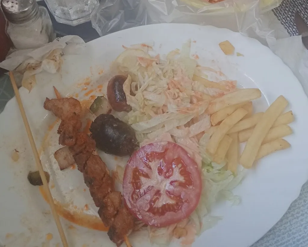 Bustillo_Bar restaurante el regreso a HONDURAS_Reinoso_review