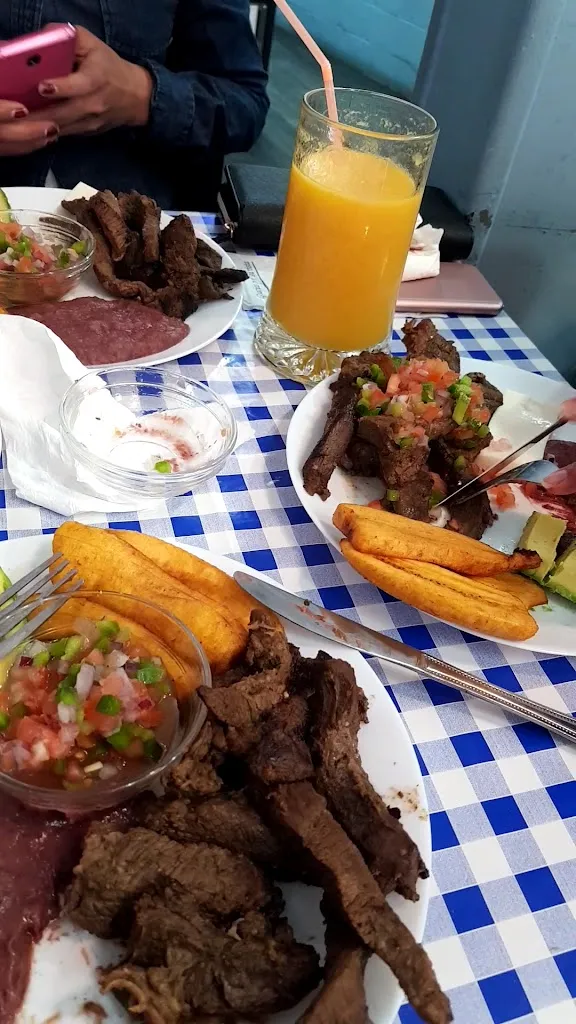 Bar restaurante el regreso a HONDURAS_Reinoso_slider_image_2