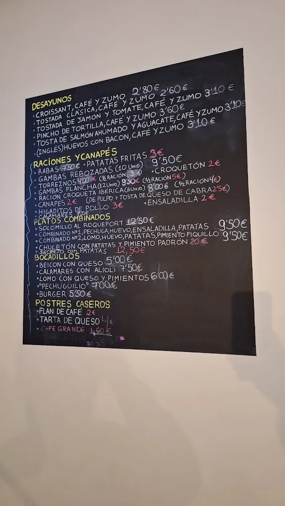 Rafael Fernández_Cafetería Bar Tess_Quintanillas Las_review