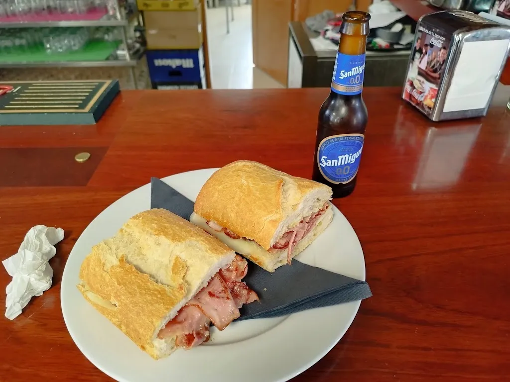 HEAVY MOON_Bar Los Cinchaos_Quintanillas Las_recensione