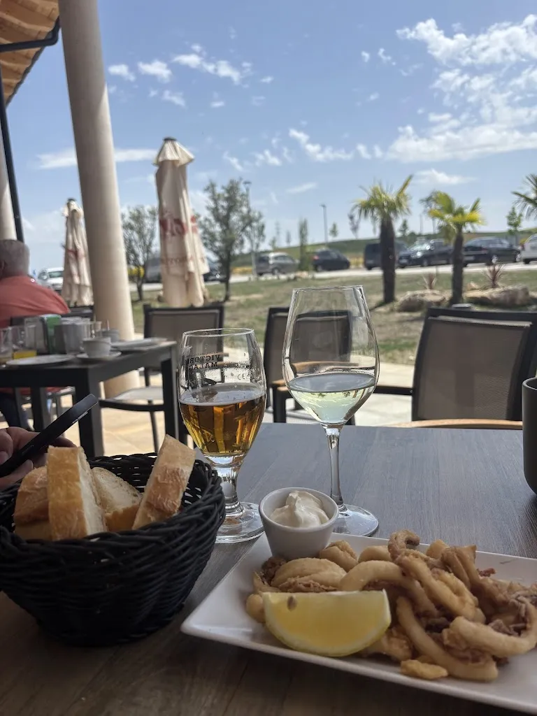 Bar Cafetería Restaurante- Área de servicio_Quintanillas Las_slider_image_3