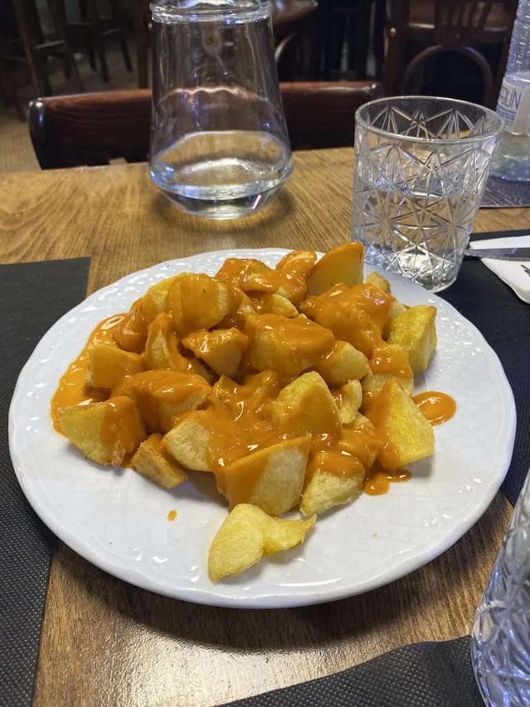 Subin Lee_Bodega Amistad_Sobrado_review