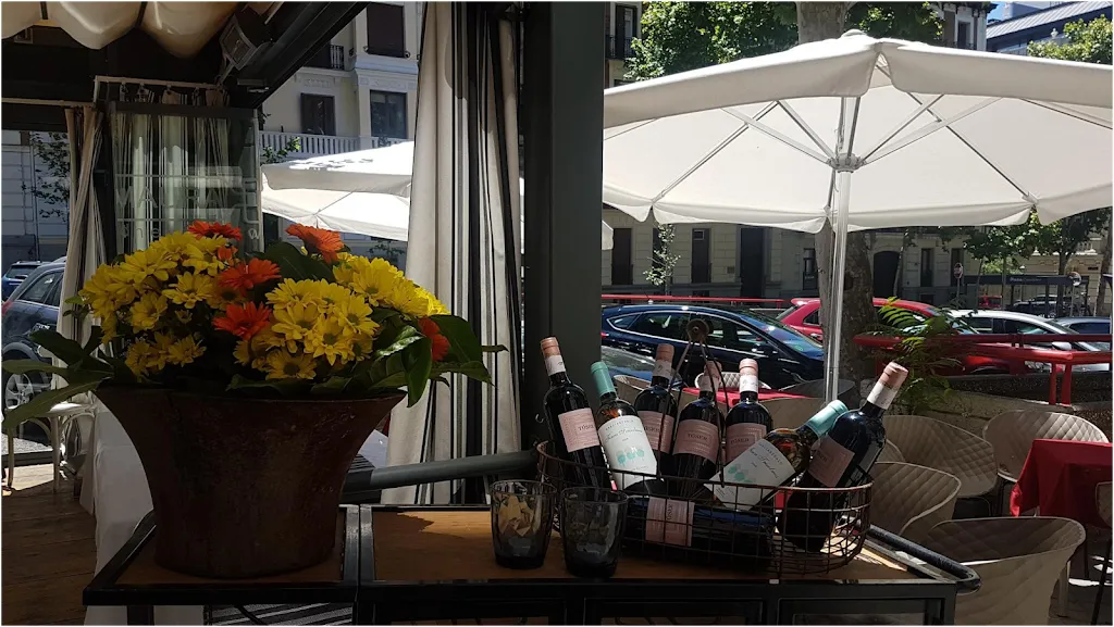 Maura Wines & Food - Restaurante en el Retiro restaurant in Vedra