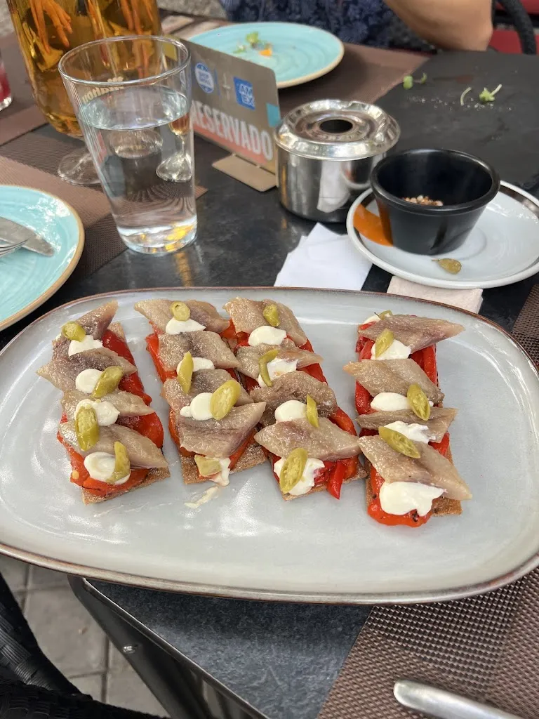 Maura Wines & Food - Restaurante en el Retiro_Vedra_slider_image_3