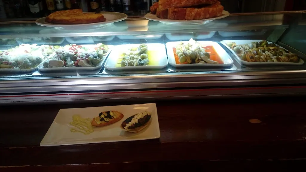 Pub Tilos_Salas de los Infantes_slider_image_2