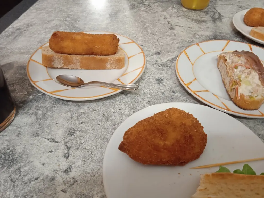 Yago_Ferrari Bar_Salas de los Infantes_review