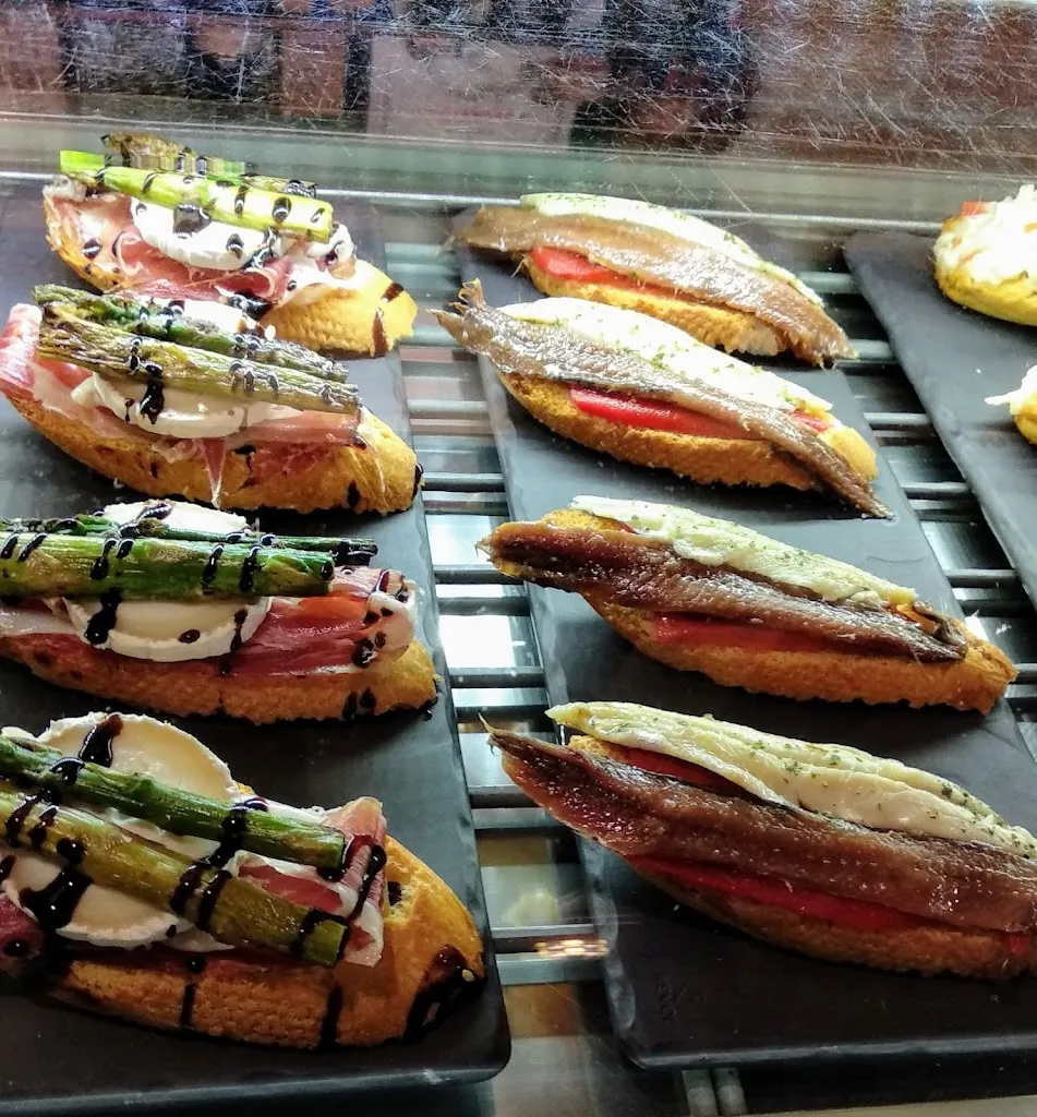 Menu_Bar El Serranito_Salas de los Infantes_image_2