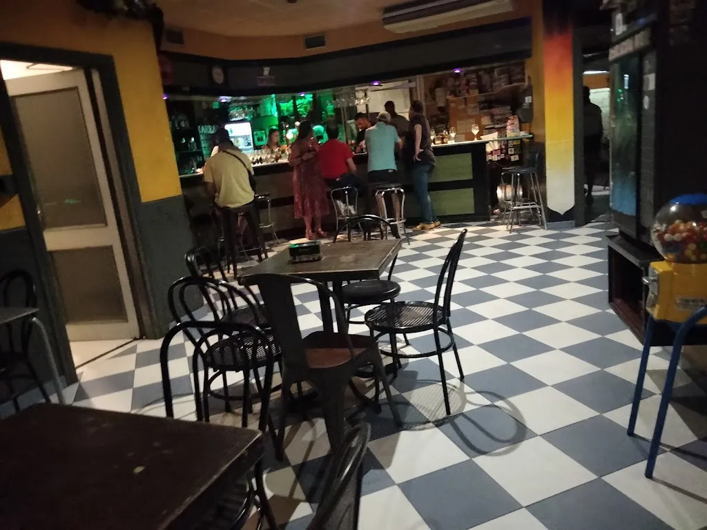 Jesus Valverde_Karra's Pub_Santa María del Campo_review