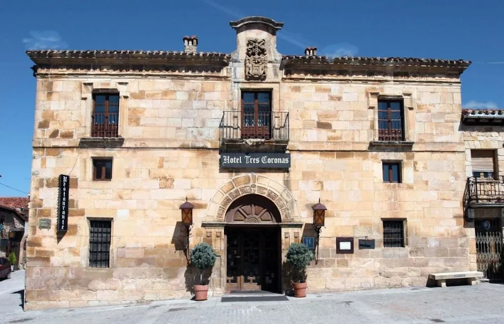 Hotel Tres Coronas de Silos restaurant in Santo Domingo de Silos