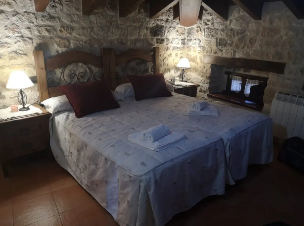 HOTEL RURAL Villa de Silos_Santo Domingo de Silos_slider_image_1