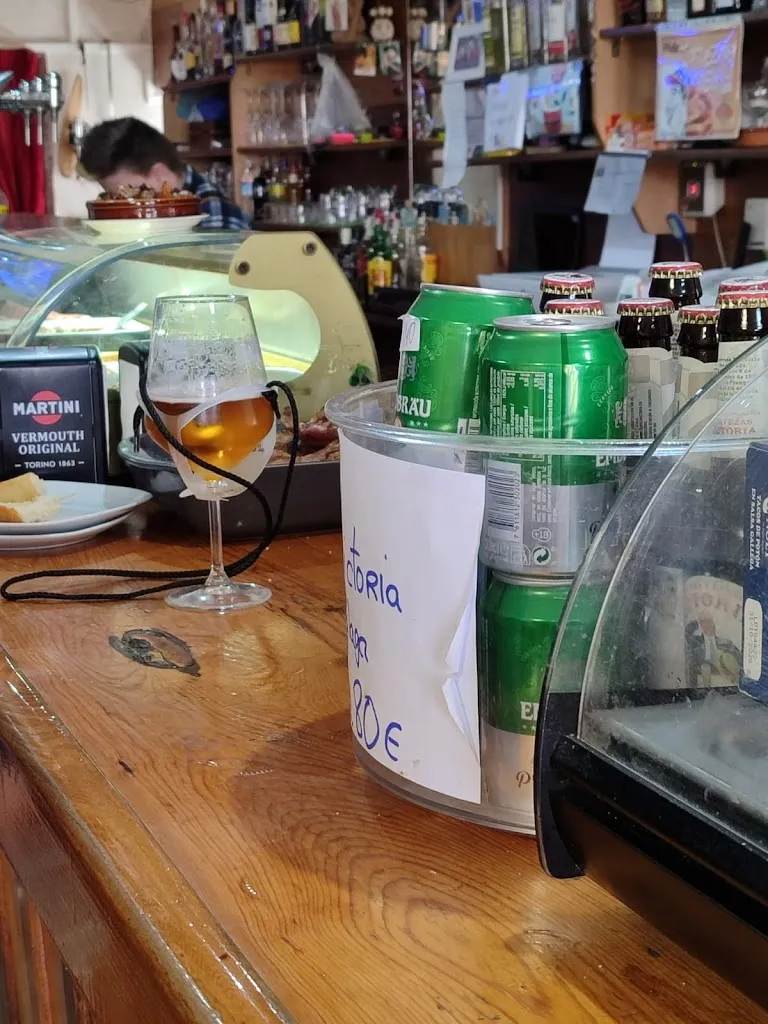 Angela M_Bar Los Claveles_Sotillo de la Ribera_review