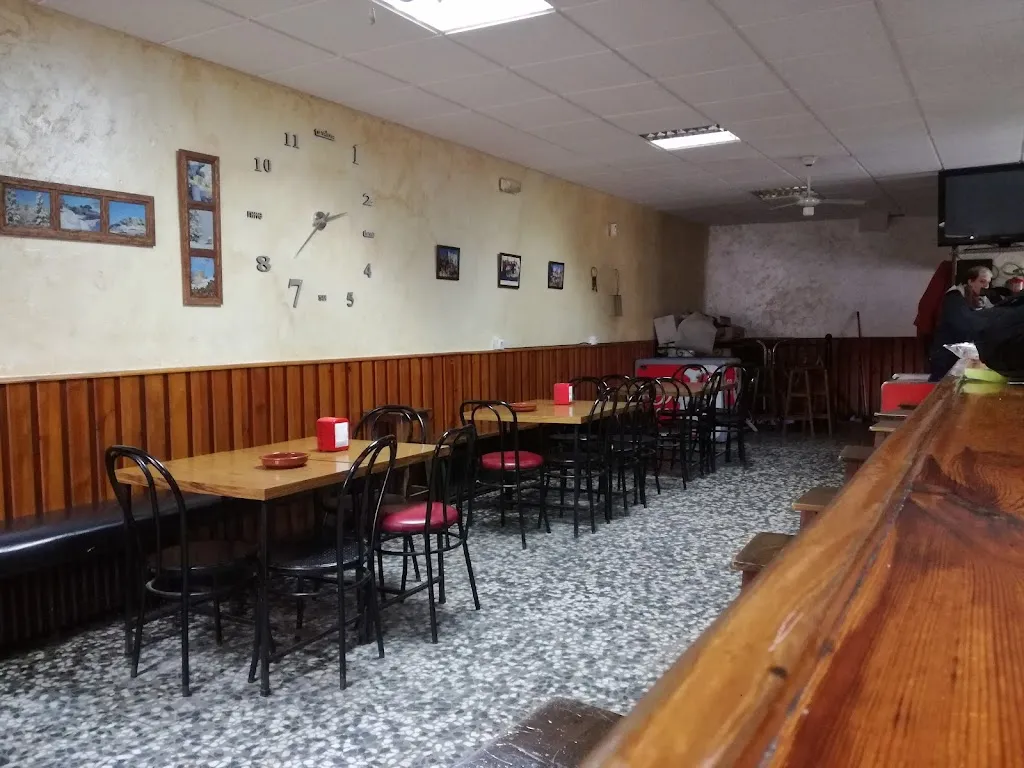 Toni Garrido López_Bar Los Claveles_Sotillo de la Ribera_review