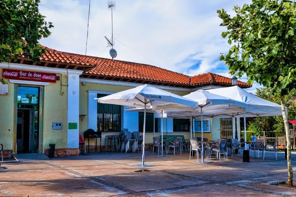 Bar de José_Valdorros_slider_image_1