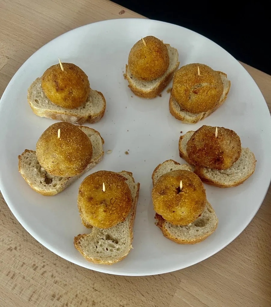 El Centro | Bar - Cafetería_Valle de Sedano_slider_image_1