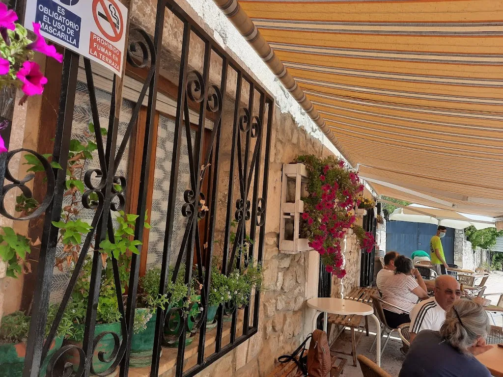 Guest House Pub restaurant in Fuorigrotta