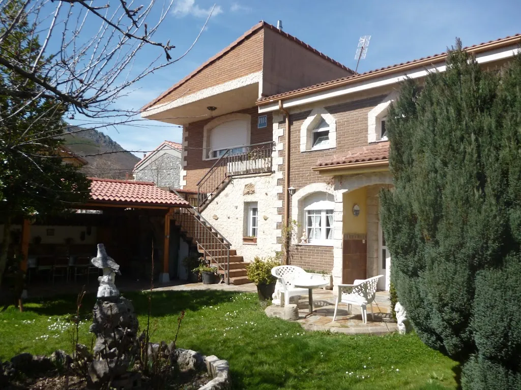 Casa Hostal OLGA_Valle de Valdelucio_slider_image_1