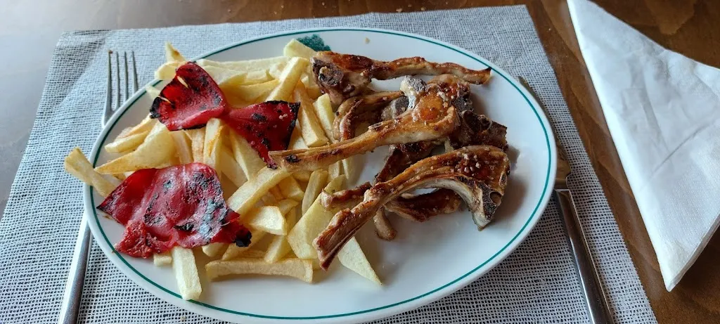 Casa rural restaurante O castiñeiro_Vilasantar_slider_image_2