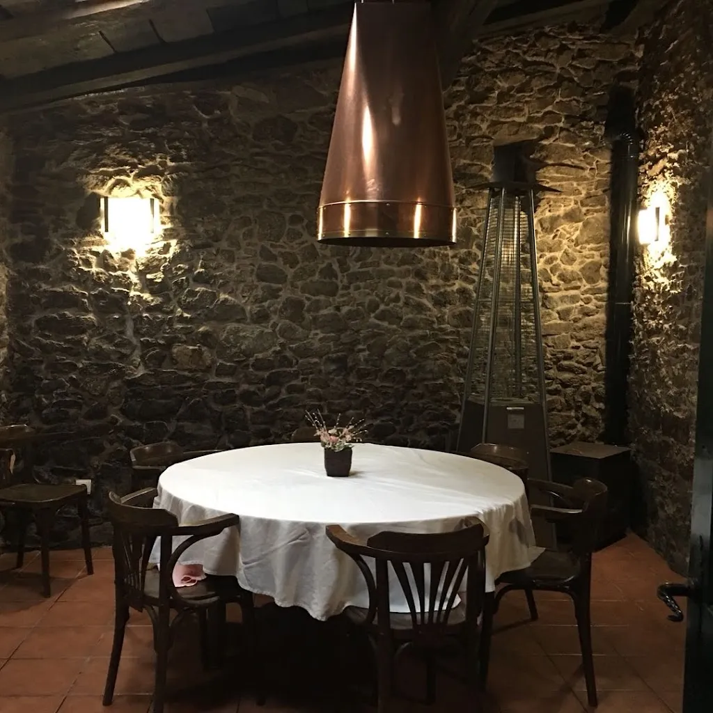 Casa rural restaurante O castiñeiro_Vilasantar_slider_image_3