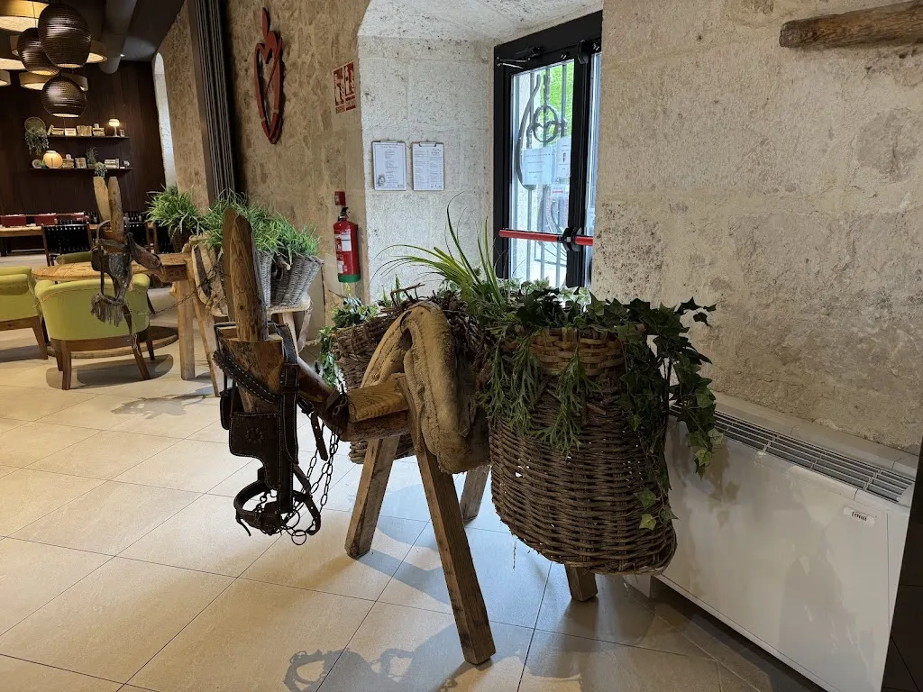 Jose Luis Alvarez_Restaurante Tolle Lege MONASTERIO DE LA VID_Vid de Bureba La_review