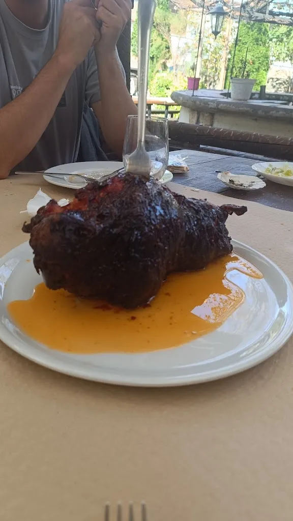 R._El Trébol_Valle de Mena_review