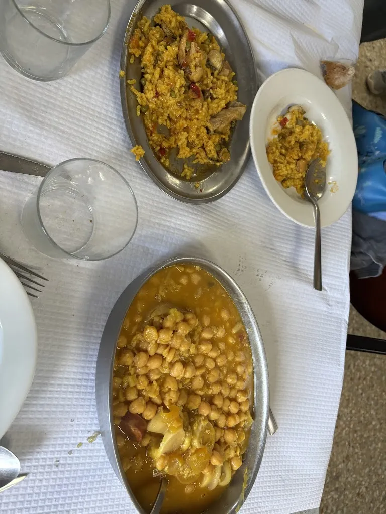 Elena Díaz Vázquez_Cafe Bar El Cruce_Vilasantar_recensione