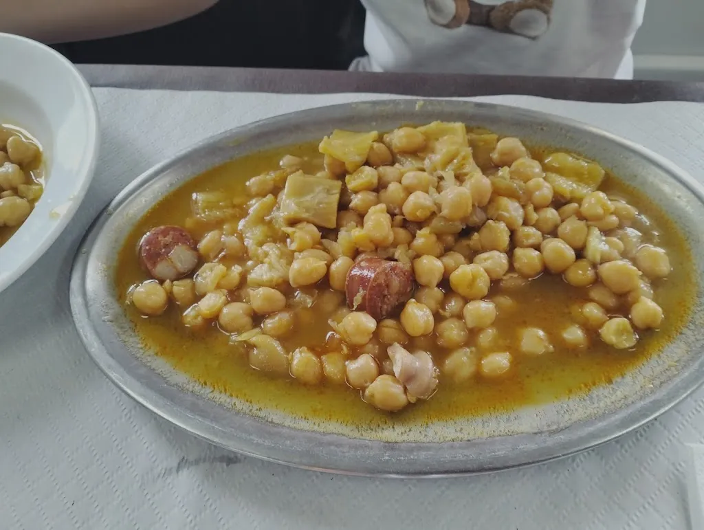 Cafe Bar El Cruce_Vilasantar_slider_image_3