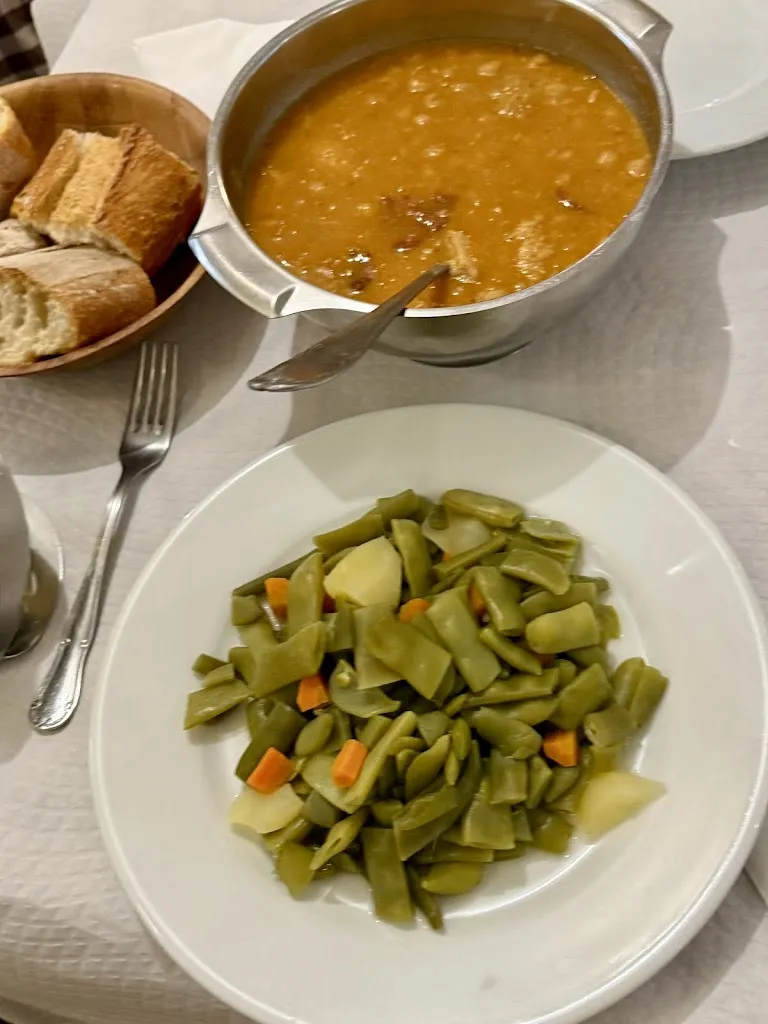 Pedro Hernandez_Restaurante La Cueva_Villadiego_review