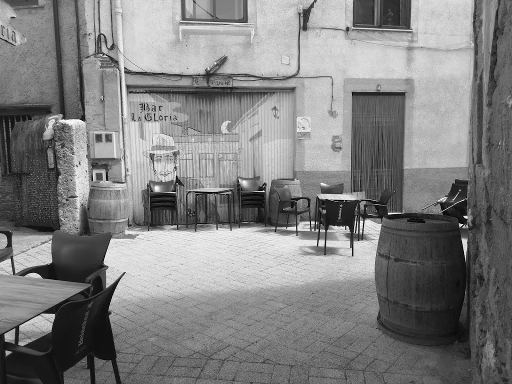 MARIADELMAR GONZÁLEZ DONATE_Bar La Gloria_Villadiego_review