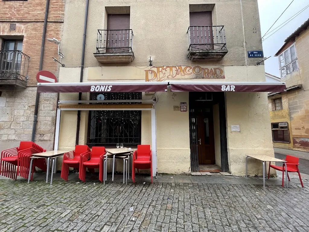 BONIS Bar_Villadiego_slider_image_1