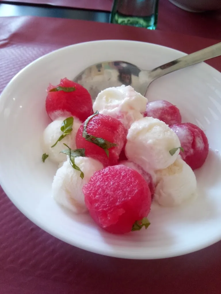 Marta Gago Sandoval_Bar de las piscinas_Villadiego_review