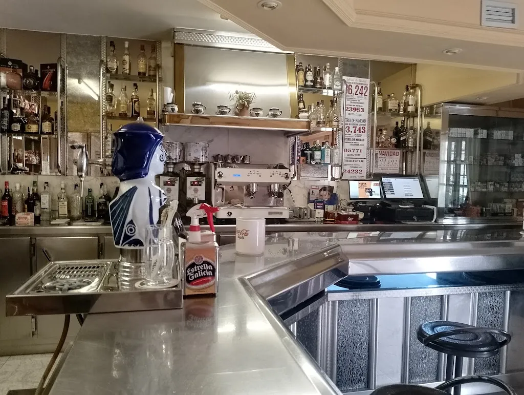 Café-Bar Lodeiro restaurant in Vilasantar